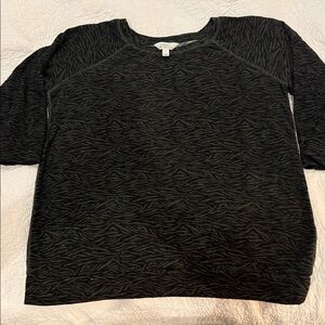 Market & Spruce Black and Olive Zebra-Print 3/4 Sleeve Top